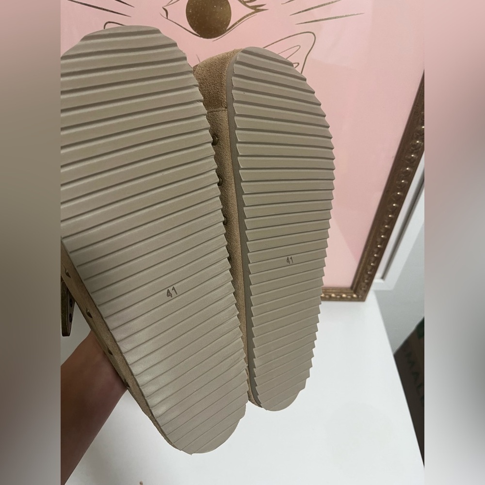 Rule Breaker Goes West Flatform Sandals - Picture 8 of 8